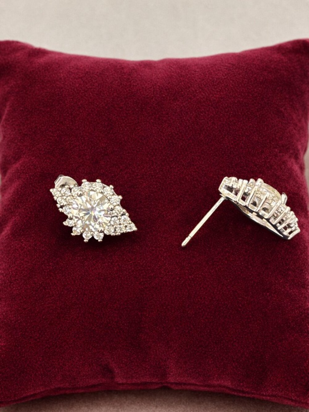 ER38  Scepter Stud —  1 ct Moissanite in s925